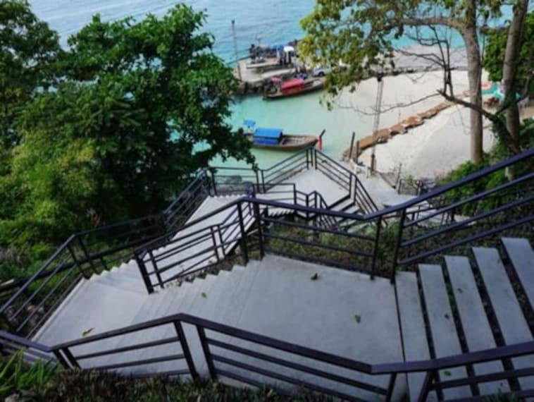 HIP Seaview Resort_Phi Phi-2